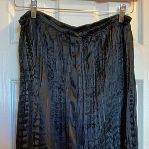 Chicos Black Crinkle Skirt Size 3 Extra  Large